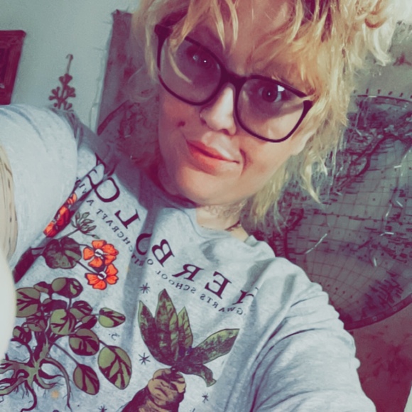 Meet your Posher, Devan - Picture 1 of 1